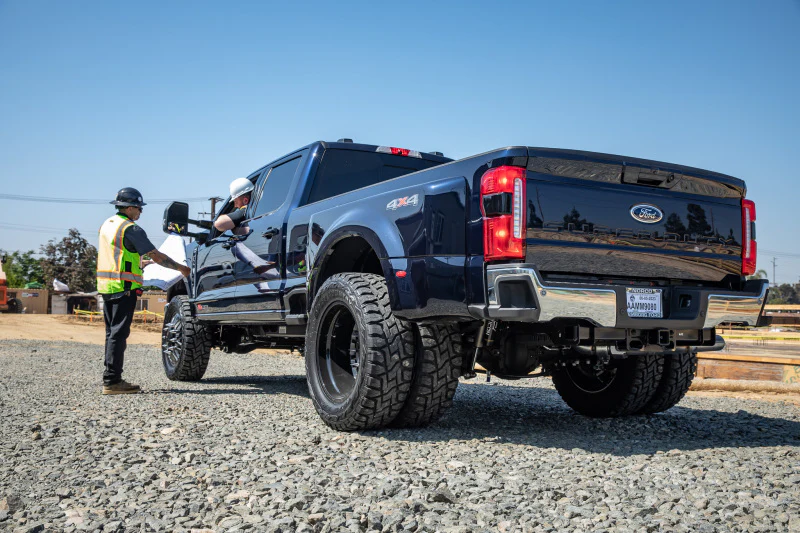 ICON 2023+ Ford F250/350 2.5in Stage 3 Suspension System w/ Radius Arms - Image 5
