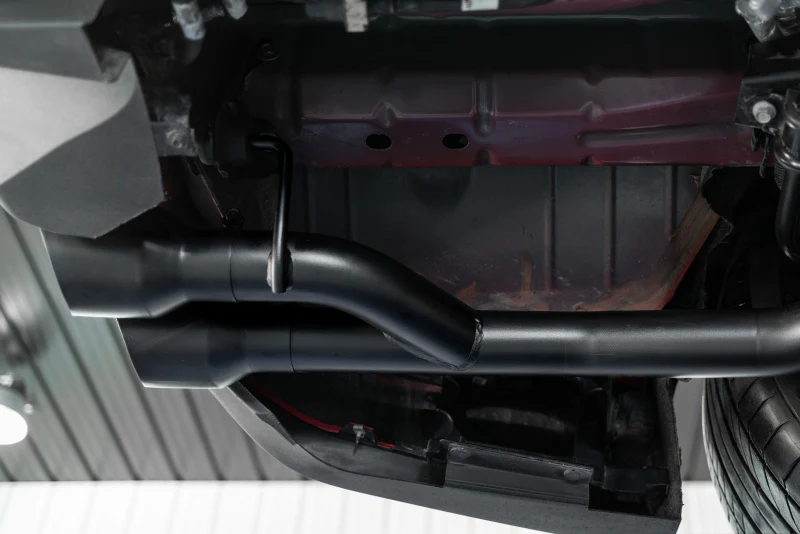 MBRP 18-20 Ford Mustang GT 2.5in Black Coated Non Active Dual Axle Back Exhaust - 4in Dual Wall Tips - Image 3