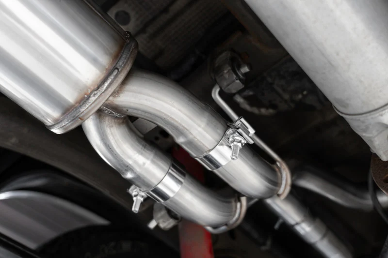 MBRP 19-21 Chevy Silverado 1500 6.2L 2.5in Dual Split Rear Cat Back w/ Quad Carbon Fiber Tips- T304 - Image 4