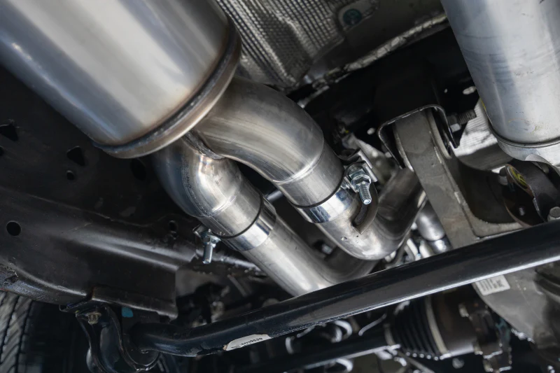 MBRP 21-24 Chevrolet Suburban XL 5.3L 3in T304 SS 2.5in Dual Split Carbon Fiber Cat-back - Image 3