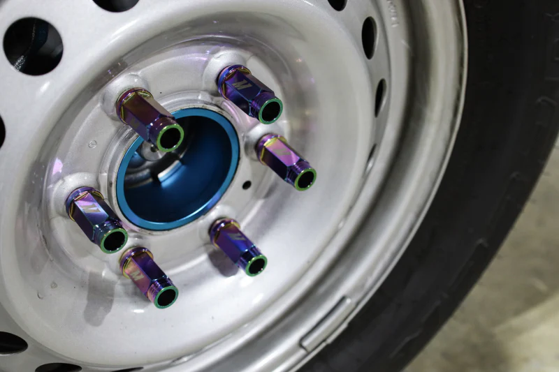 Mishimoto Aluminum Locking Lug Nuts M12x1.5 27pc Set Neo Chrome - Image 5