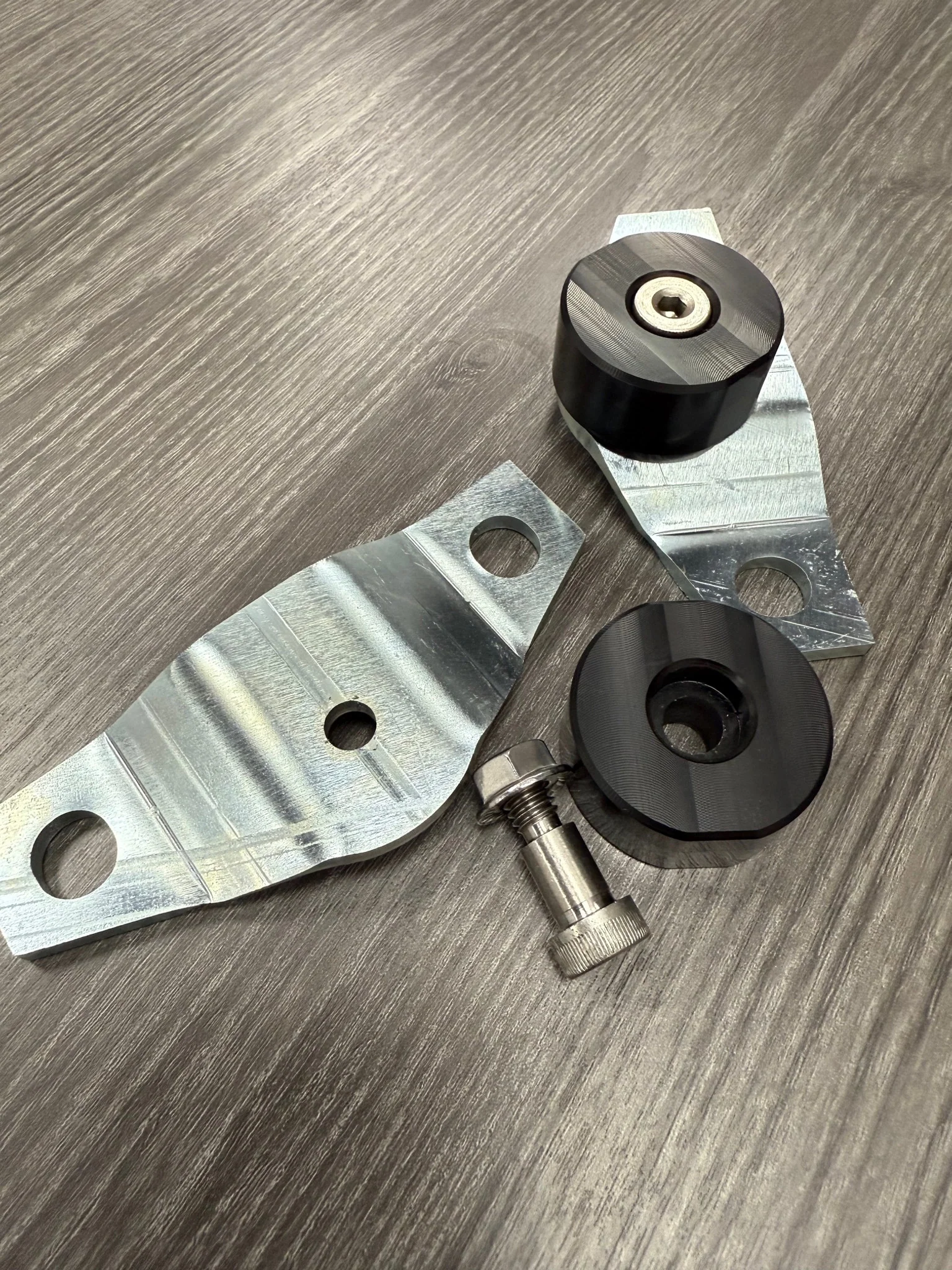 Tre5 Customs Tailgate Trunion Kit - 67-72 C10 - Image 3
