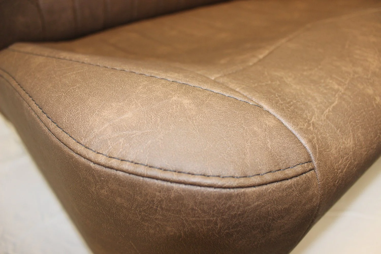 Titan Universal Bench Seat - Image 3